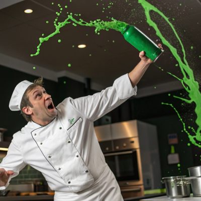 Greenwashing na gastronomia, um chef se pintando de verde